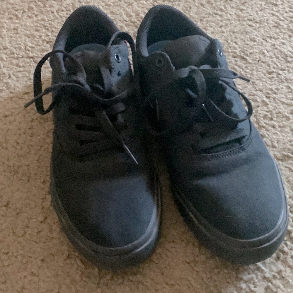 Nike youth shoes size 7